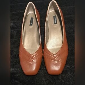 Array Slip On Square Toe Leather Flats, Size 7.5N